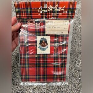 VINTAGE JEAN MCINTOSH NEEDLEWORK~PETIT POINT KIT 29 ALOOTA~3.25"X4.75"~NIP